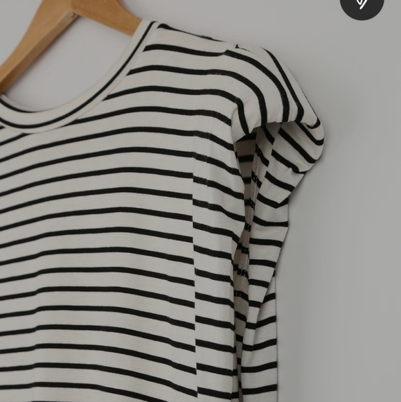 Lulus Black n White Striped muscle tee - Picture 3 of 6